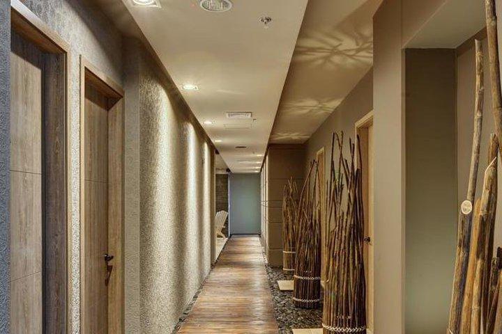 Ghl Hotel Monteria Exterior photo A corridor in a hotel